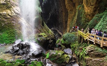 龙水峡地缝